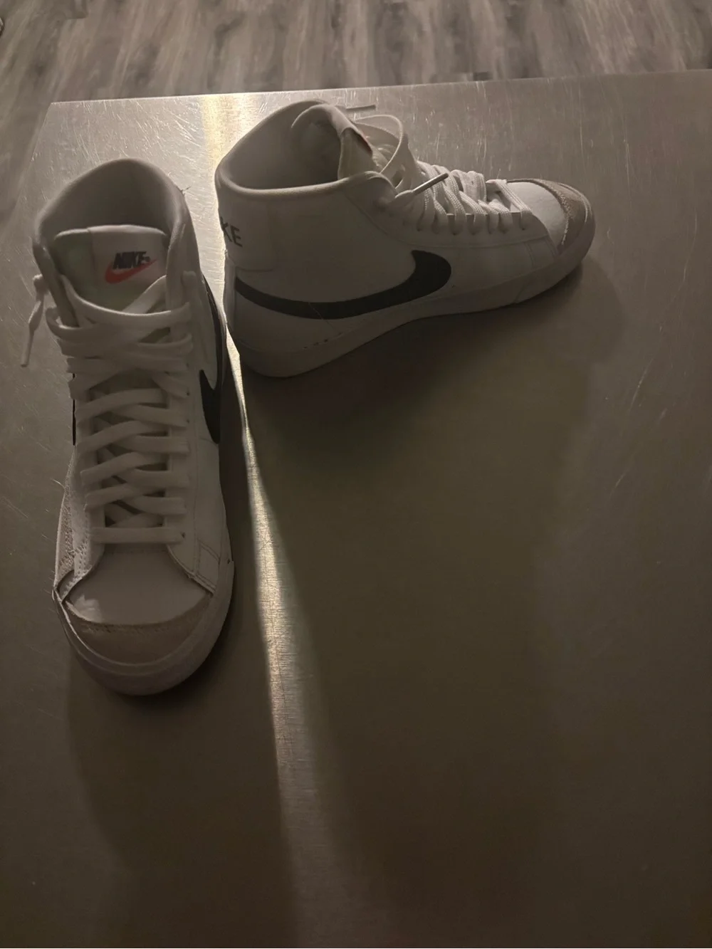 Nike women’s size 7/youth 6. Good condition only worn a few times.
